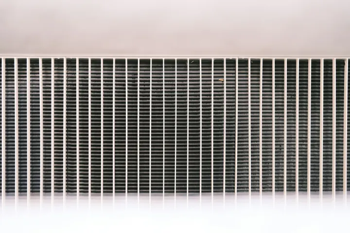 실내 공기질 개선을 위한 아파트 환기구 필터 구조와 원리입니다.